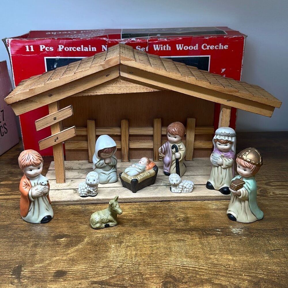 Porcelain Nativity Set with Wood Crèche Stable Christmas Collectible MISSING